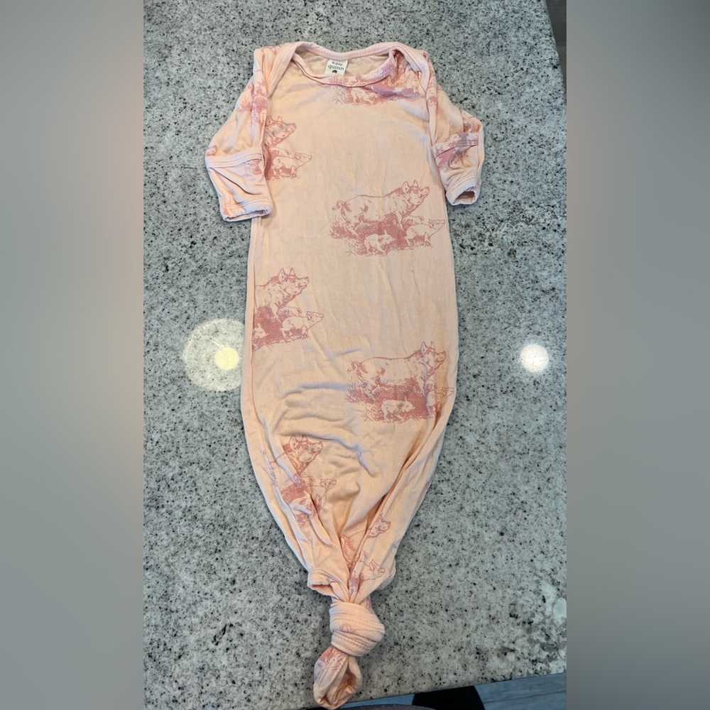 Kate Quinn bamboo gown pigs baby 0-3 months